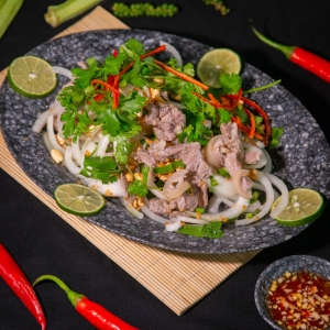 Gỏi dê bóp thấu